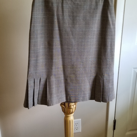 Tahari 3 piece suit - Picture 3 of 5